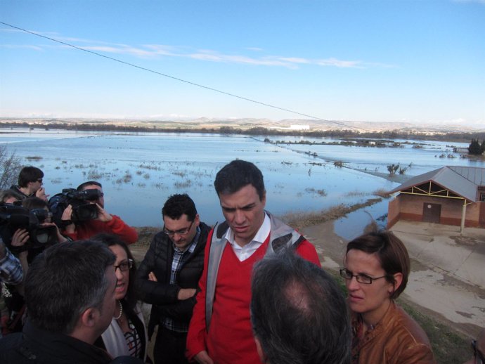 Pedro Sánchez visita inundaciones en Navarra.