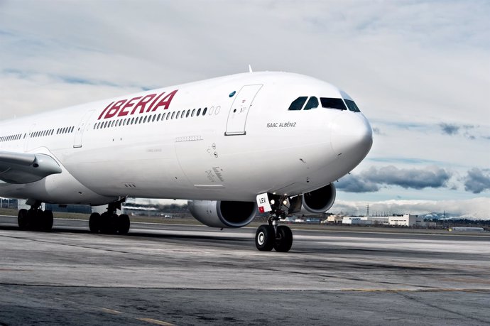 Aviones de Iberia con la nueva imagen corporativa