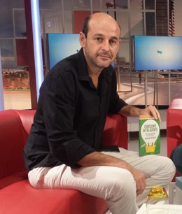 Juan José Cáceres imparte la primera charla del ciclo