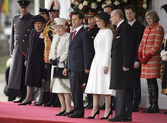 Reina Isabel II y Peña Nieto