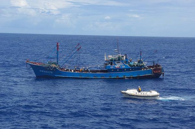 Japón detiene un barco pesquero chino