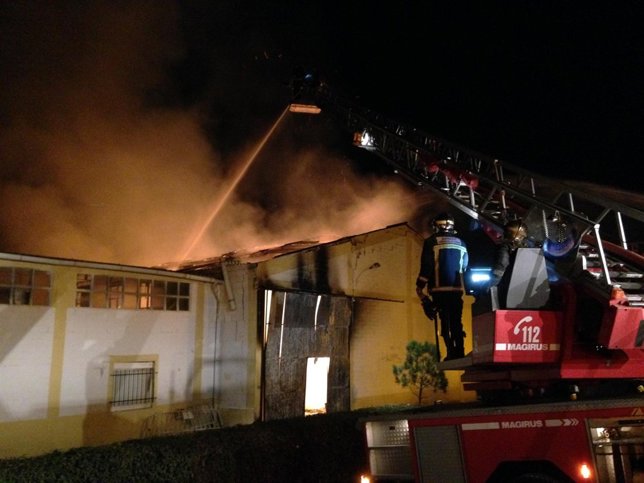 Incendio en una nave industrial de Aranjuez