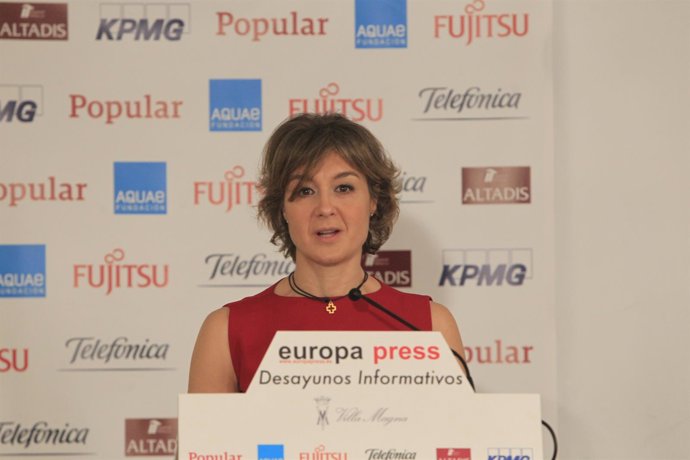 Isabel García Tejerina en los Desayunos de Europa Press