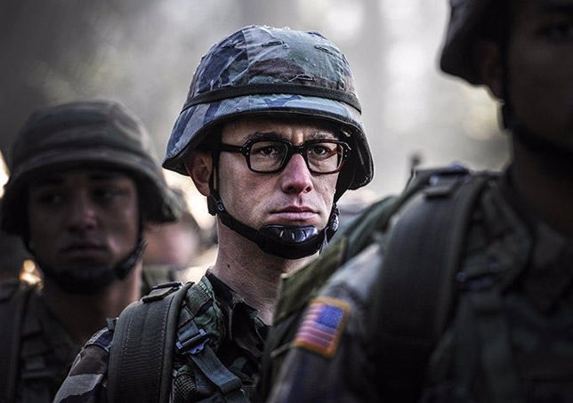 Joseph Gordon-Levitt como Edward Snowden