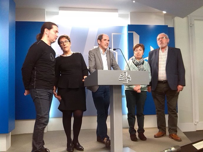 Lokarri en el Parlamento vasco