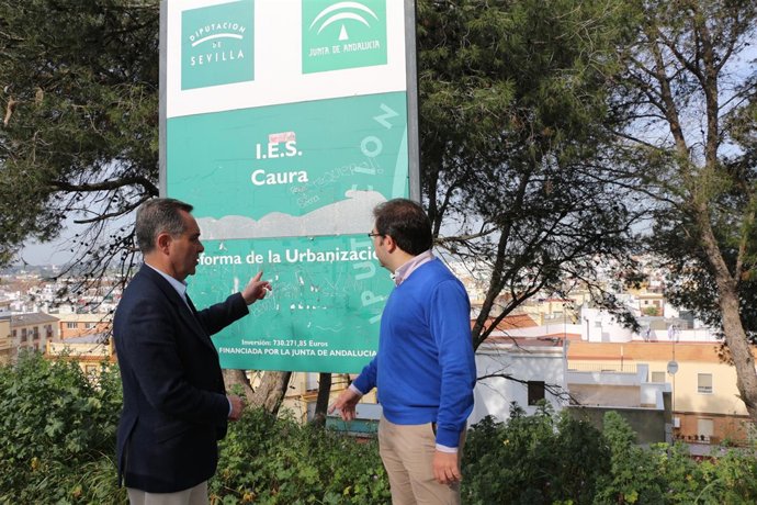 Juan Bueno durante su visita al 'IES Caura'