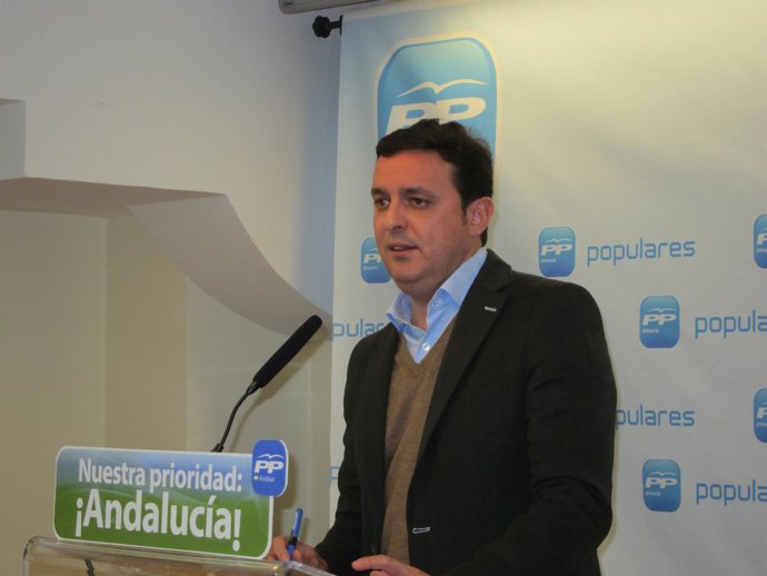 El secretario general del PP de Almería, Javier Aureliano García
