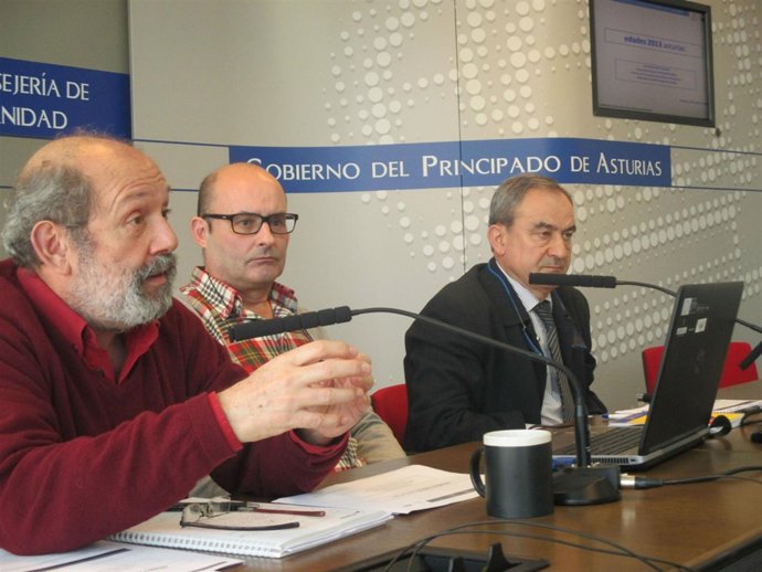 Julio Bruno, junto a  José Ramón Hevia y Antón González(centro).