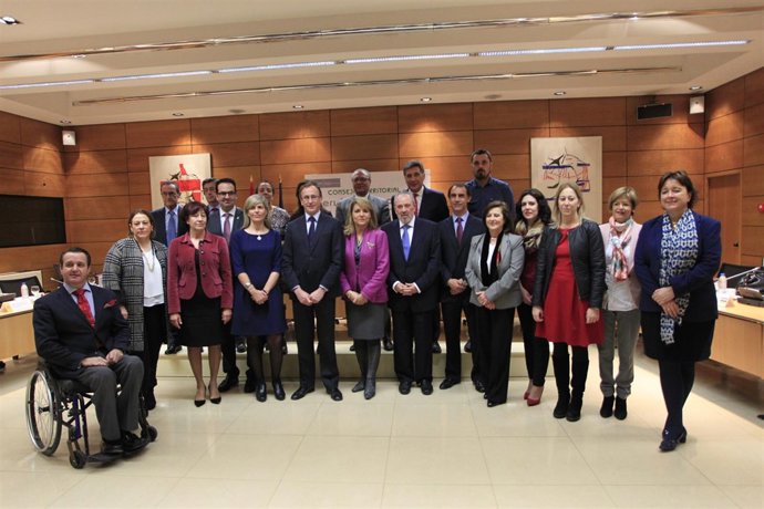 Alfonso Alonso preside la reunión del Consejo Interterritorial