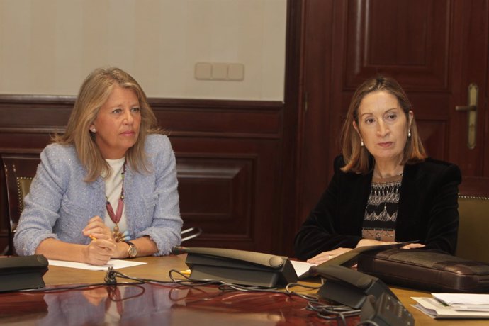 La alcaldesa de Marbella, Ángeles Muñoz, y la ministra de Fomento, Ana Pastor