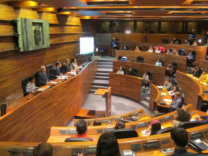 El Pleno infantil celebrado en la Junta General del Principado.