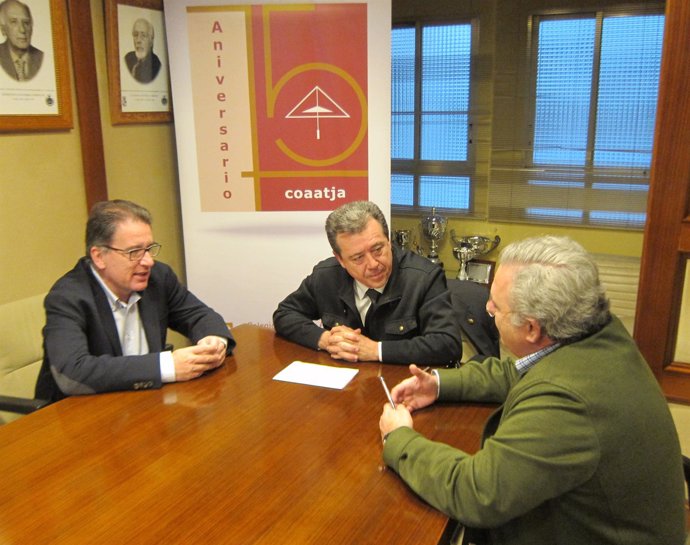 Reunión en la sede del Coaatja con el alcalde de Linares (Jaén)