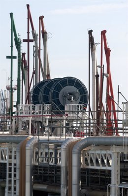 Nueva instalación de Cepsa en el muelle Reina Sofía de Huelva. 