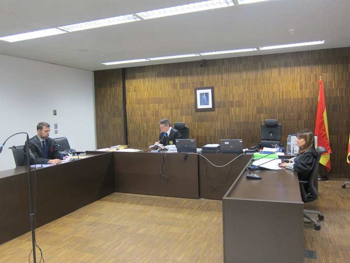 Juicio a un acusado de participar en los altercados de Can Vies