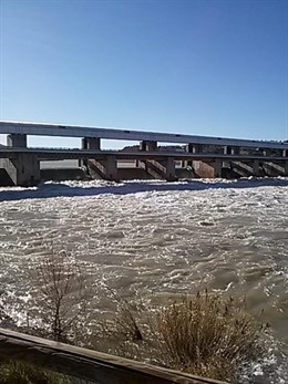 El caudald el río Ebro en Flix a 1.800 metros cúbicos