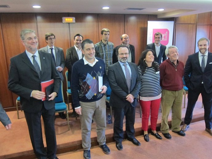 Foto de grupo de candidatos de UPyD a las municipales en Galicia