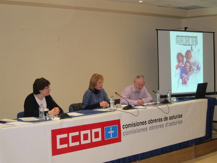 Sanjurjo, Pino y la responsable de la Mujer, Mapy Artidiello.