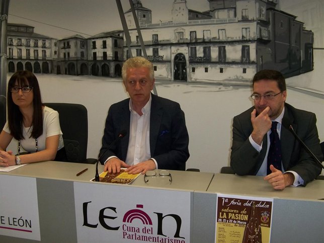 De izquierda a derecha, Gómez, Cayón, Fernández