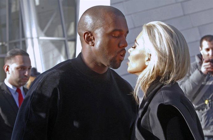 Kim Kardashian and Kanye West visit Louis Vuitton Foundation in Paris. P