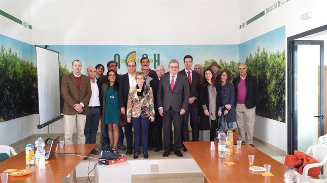 Elena Víboras se reúne con los citricultores de Huelva