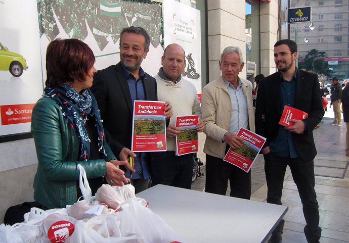 Dolores Quintana, José Antonio Castro y Alberto Garzón en Málaga
