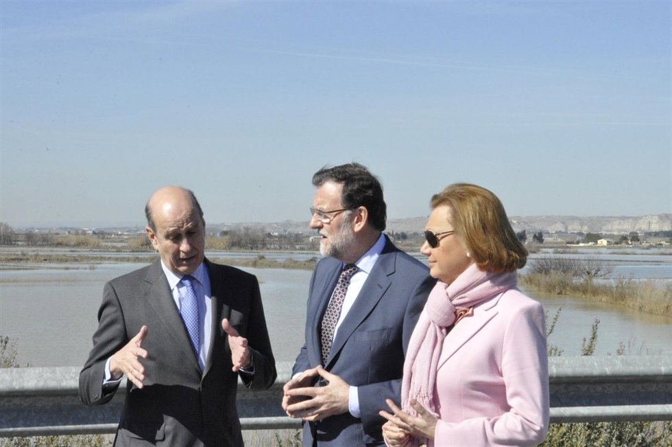 Fernández de Alarcón, Rajoy y Rudi recorren la ARA-A-1.