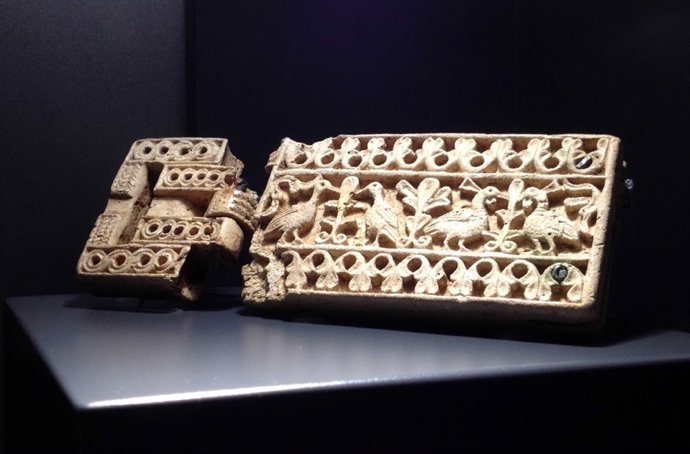 Broche de hueso, pieza del mes de la UC