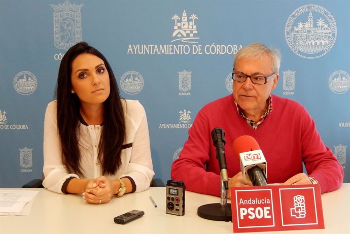 González y Aumente en la rueda de prensa