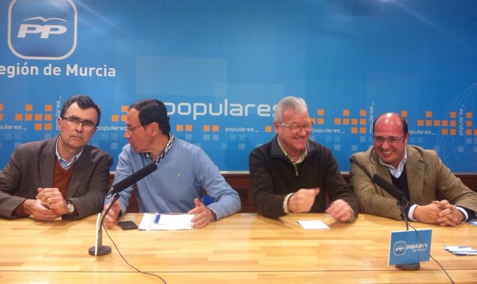 Ballesta, Cámara, Valcárcel y Sánchez en Junta Directiva Regional PP