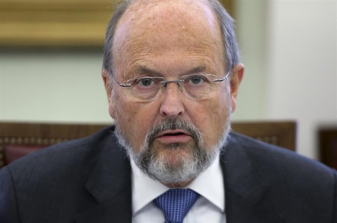 Luc Coene, miembro del BCE y gobernador del Banco Central belga