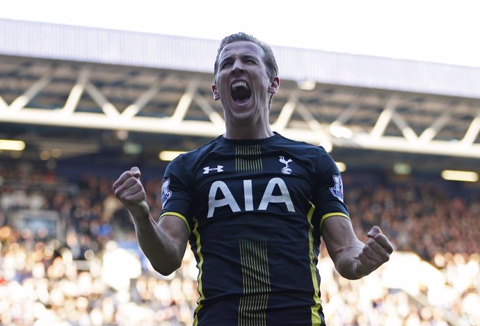 Harry Kane celebra su doblete con el Tottenham