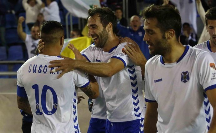 El Tenerife coge aire en la Liga Adelante