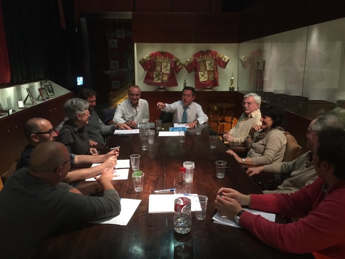 Espadas durante la reunión