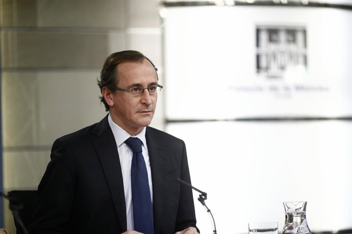 Alfonso Alonso tras el Consejo de Ministros