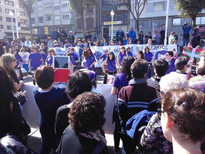 Manifestación del 8 de Marzo en  Gjión. 