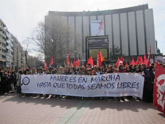Organizaciones feministas reclaman medidas para disminuir la brecha salarial.
