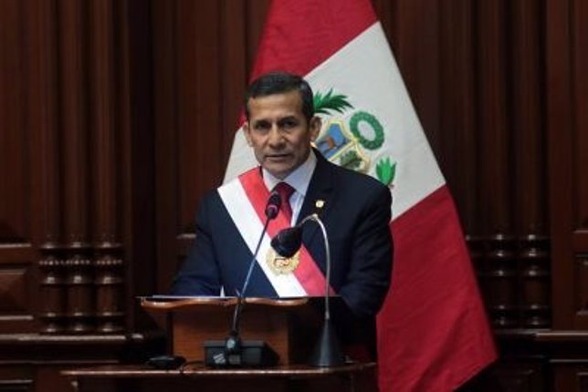 El presidente de Perú, Ollanta Humala, pronuncia un discurso ante el Congreso