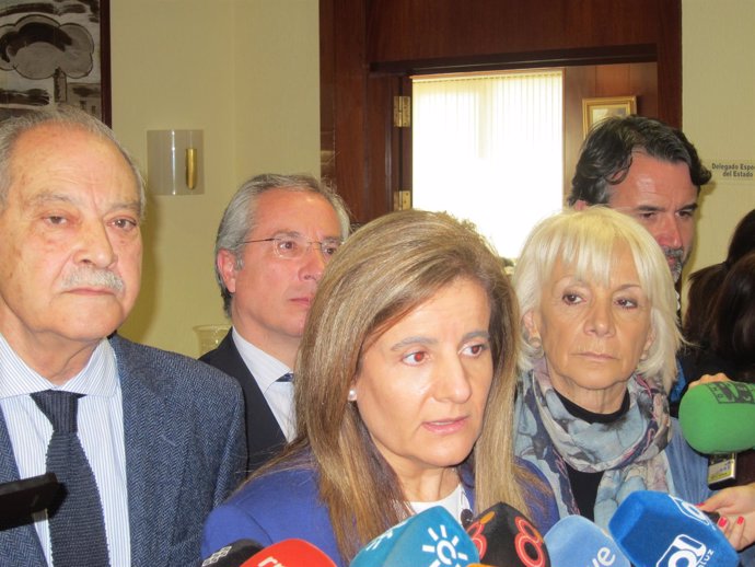 Báñez en declaraciones a los medios de comunicación en la Zona Franca de Cádiz