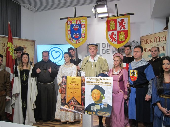 El alcalde de Palos, Carmelo Romero, en rueda de prensa. 