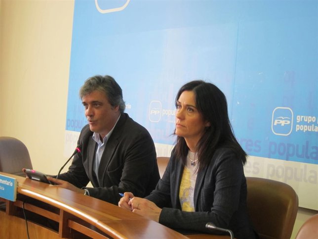 Paula Prado y Pedro Puy explican las enmiendas ley de función pública