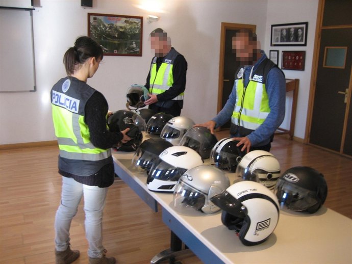 Recuperan 20 cascos de moto de procedencia ilícita