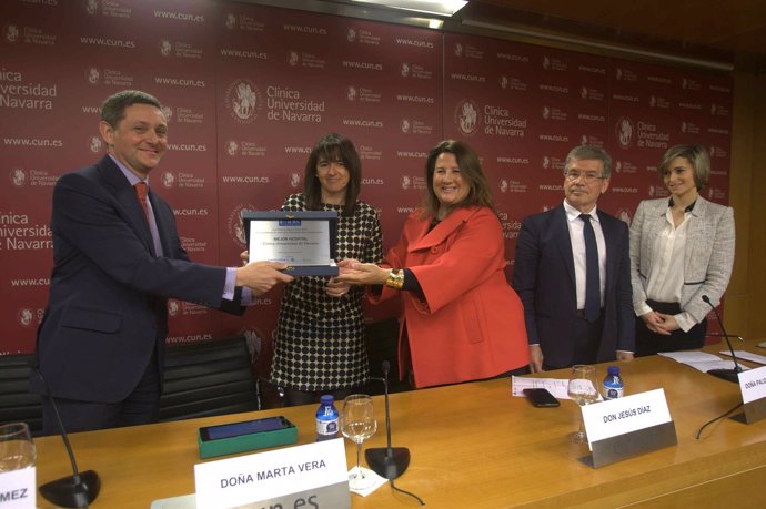 Entrega del premio a la Clínica Universidad de Navarra