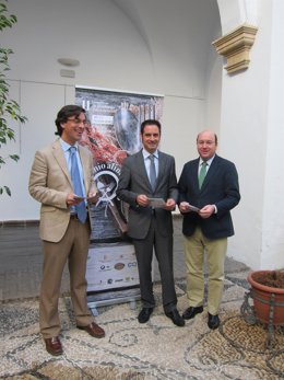 Criado (centro), entre García y Navas