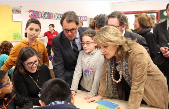 El presidente Artur Mas inaugura un centro del Casal dels Infants en Llefià