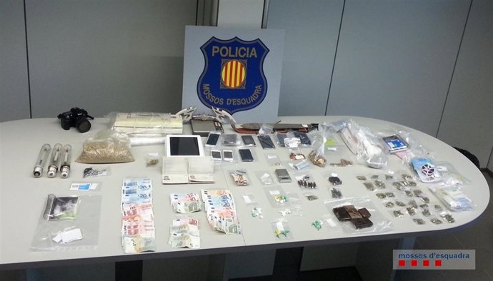 Desmantelan tres puntos de venta de droga en varios puntos del Baix Llobregat