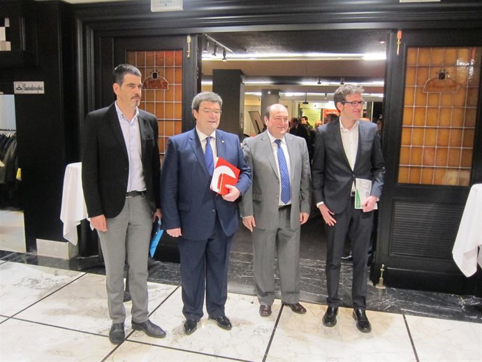 Ortuzar con los tres candidatos