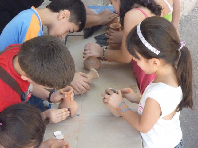 Niños sirios en un taller de Entreculturas
