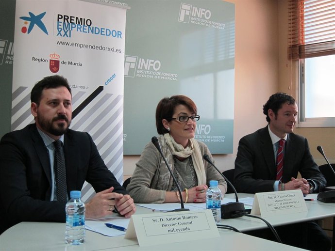 Romero, Gómez y Cuartero en la presentación de los Premios Emprendedor XXI