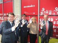 Salamanca se pinta las manos de blanco para recordar "siempre" a las víctimas del terrorismo