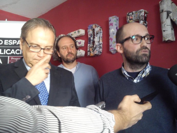 Carmona con representantes de asociaciones contra la pobreza infantil